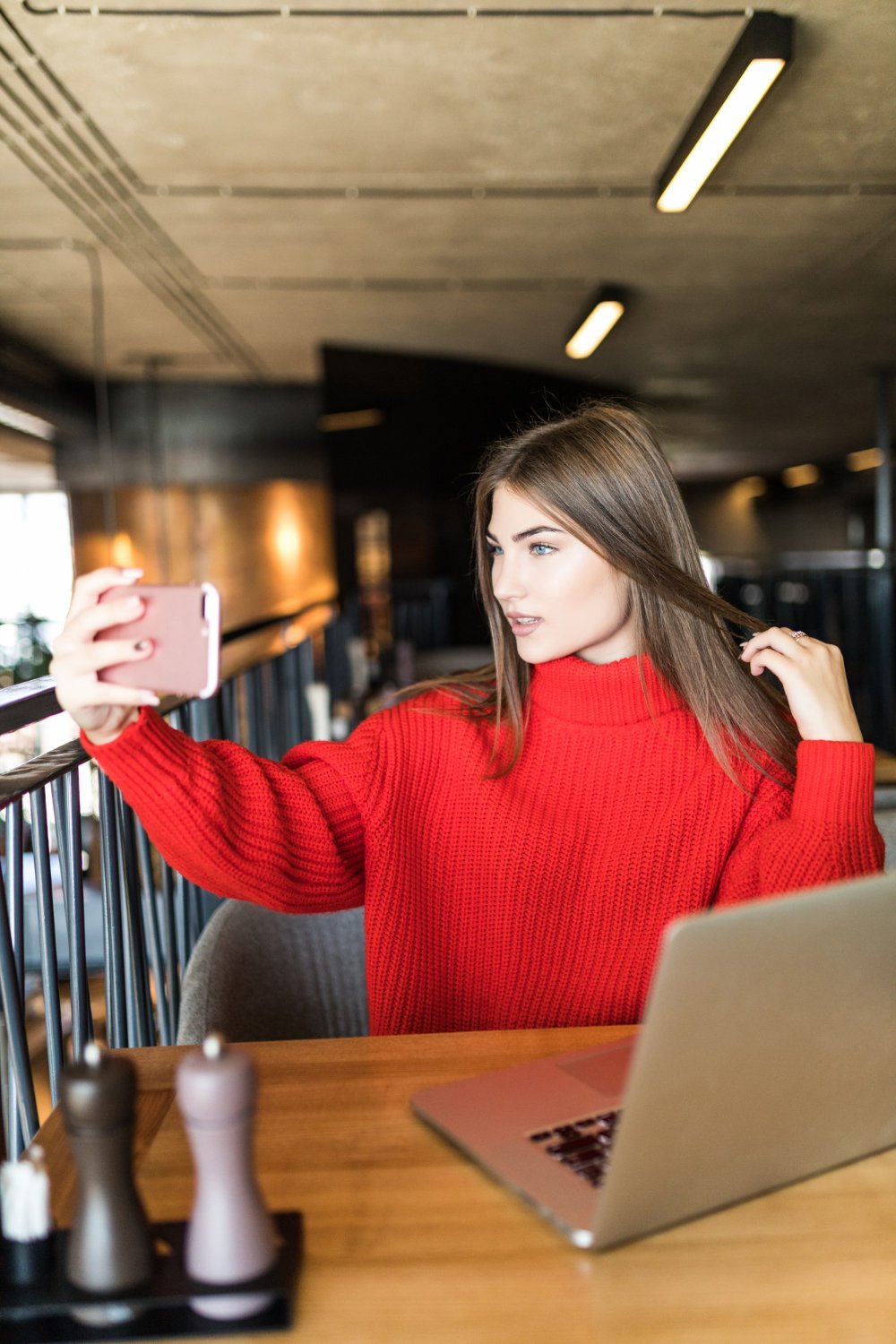 Por que as acompanhantes virtuais estão se tornando uma tendência moderna
